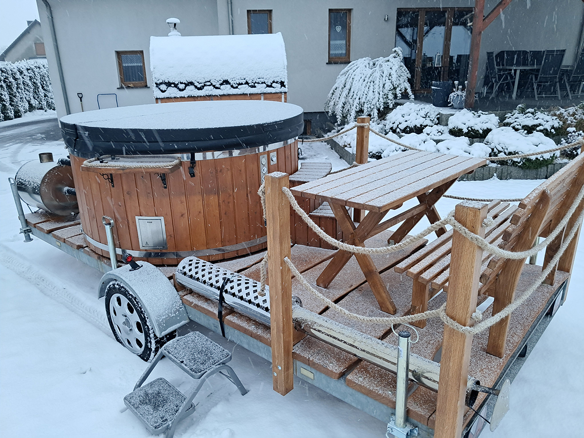 Mobilne Jacuzzi na przyczepie Wynajem Balia & Sauna SPA - GrzejSię! w kuniowie.