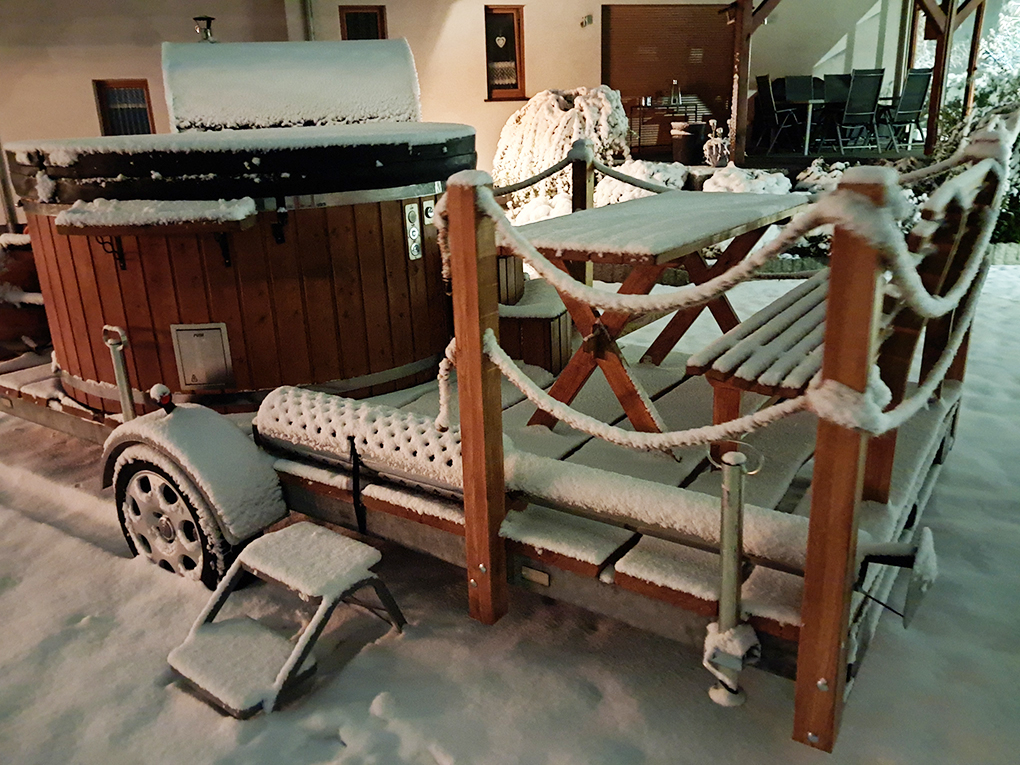 Mobilne Jacuzzi na przyczepie Wynajem Balia & Sauna SPA - GrzejSię! w kuniowie.