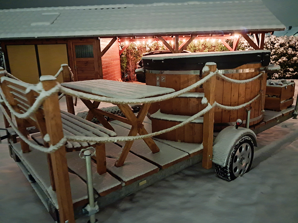 Mobilne Jacuzzi na przyczepie Wynajem Balia & Sauna SPA - GrzejSię! w kuniowie.