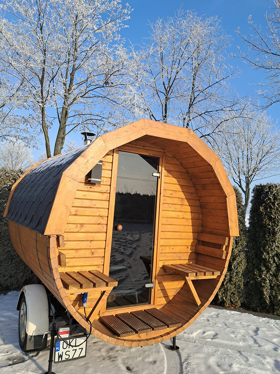 Mobilne sauna na przyczepie Wynajem Balia & Sauna SPA - GrzejSię! w kuniowie.