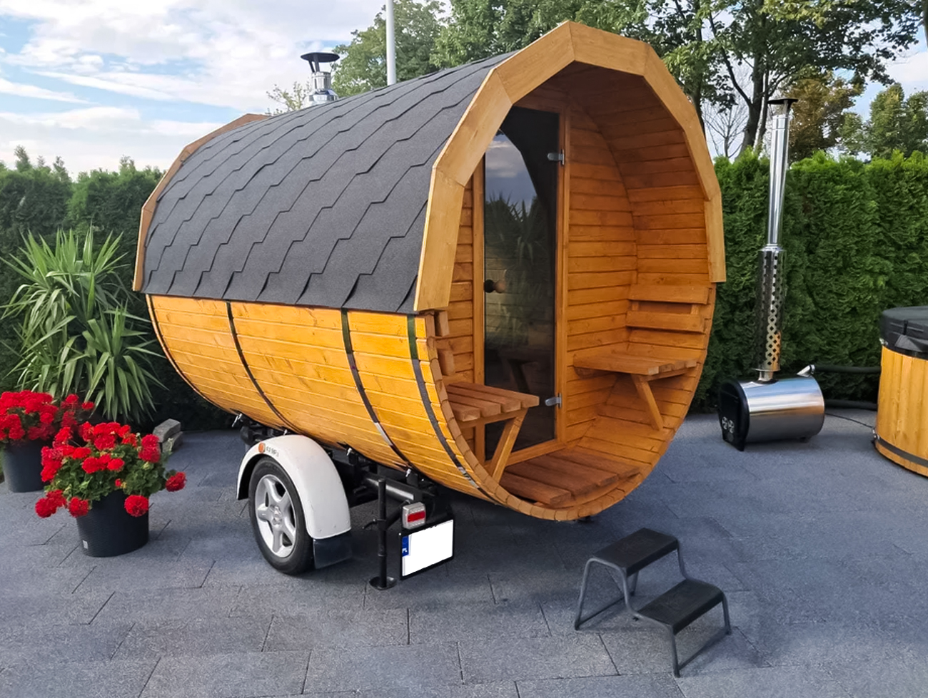 Mobilna Sauna na przyczepie Wynajem Balia & Sauna SPA - GrzejSię!w kuniowie.